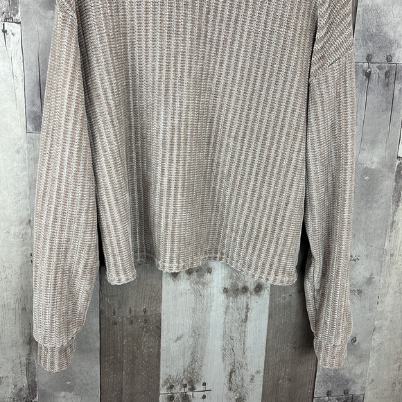 Lulus beige sweater size Small - Picture 4 of 7
